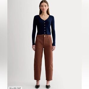 Everlane | Utility Cotton Blend Barrel Ankle Pant in the color Rosewood Size 6